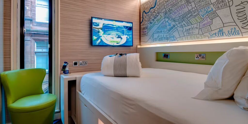 Stay in London Cheap: 6 Insider Areas for 2025 6 hub by premier inn bedroom