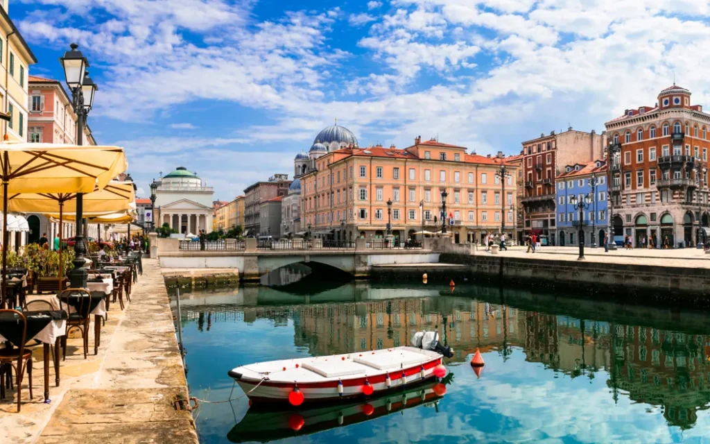Best area to stay in rome: Smart Jubilee 2025 Picks 4 trieste street art hero 1