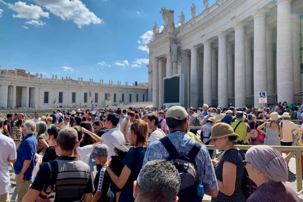 st peters square long lines security