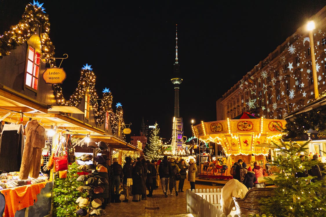 Core Strategies for a Budget Family Christmas Trip