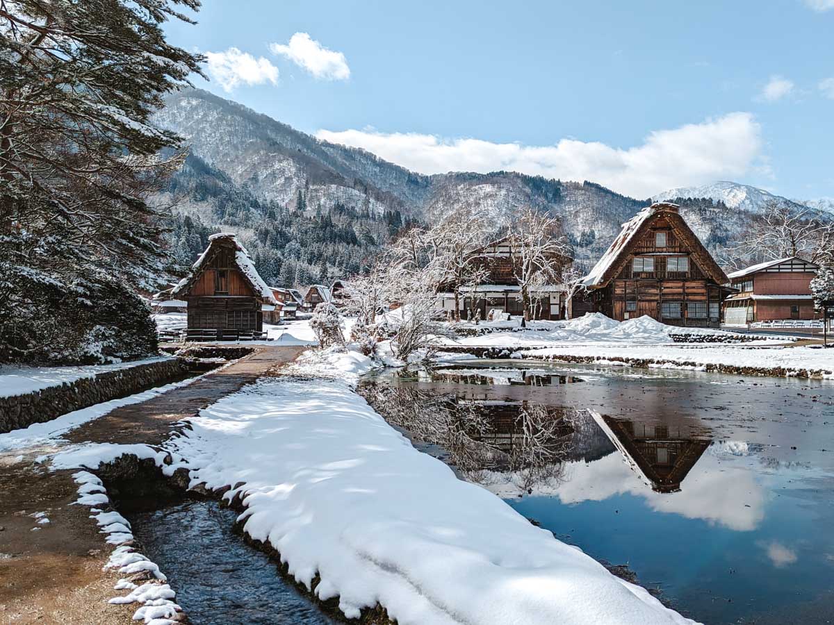 Japan Winter Filming Locations: 5 Revealing Travel Hacks 3 Hack #1: Mastering the Snowfall in Shirakawa-go